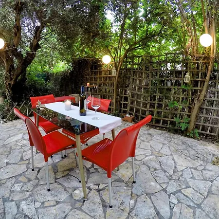 Apartamento Σπίτι Στο Ρίο Πατρών Με Κήπο - Detached House In Rio With Garden Exterior foto