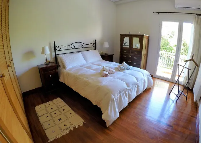 Σπίτι Στο Ρίο Πατρών Με Κήπο - Detached House In Rio With Garden