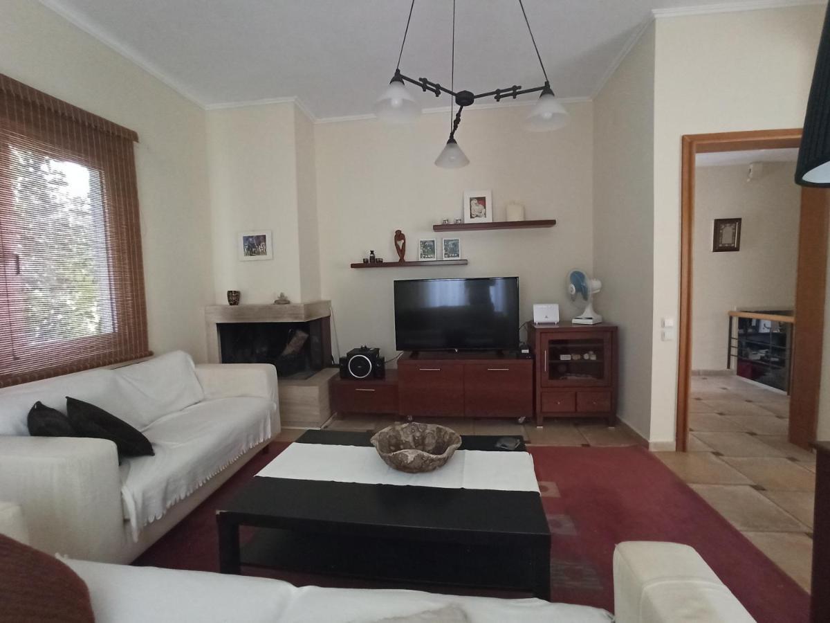 σπίτι στο πατρών με κήπο - Detached House In With Garden *
