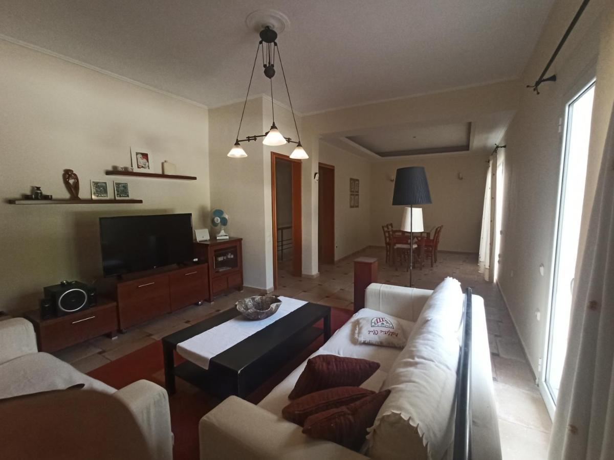 σπίτι στο πατρών με κήπο - Detached House In With Garden